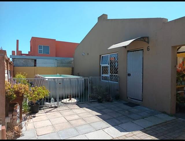 3 BEDROOM HOUSE FOR SALE IN PELIKAN PARK